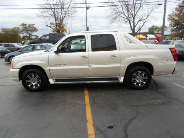 Cadillac Escalade EXT Tech With Rear Entertainment Pickup Truck