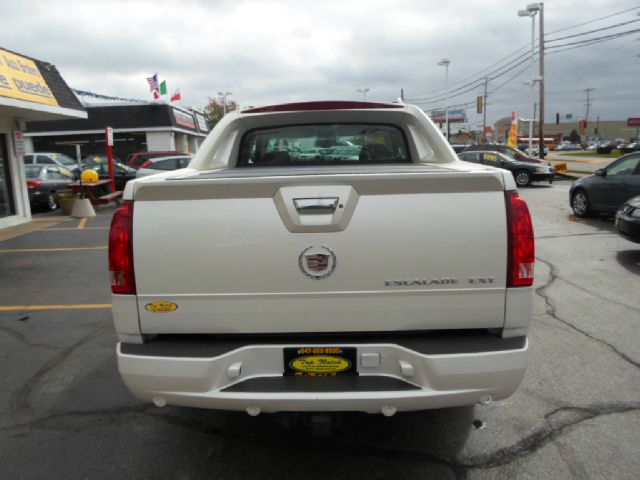 Cadillac Escalade EXT 2003 photo 2