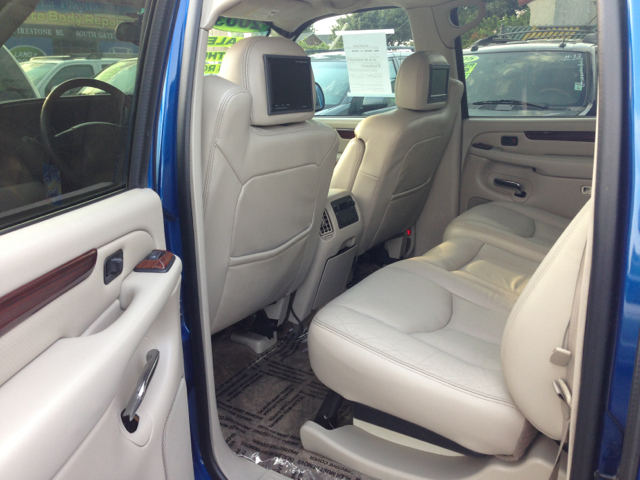 Cadillac Escalade EXT Tech With Rear Entertainment Pickup Truck