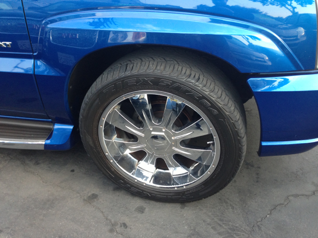 Cadillac Escalade EXT 2003 photo 1