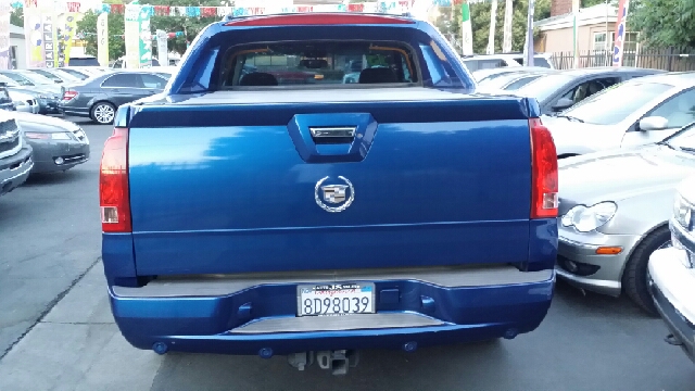 Cadillac Escalade EXT 2003 photo 2