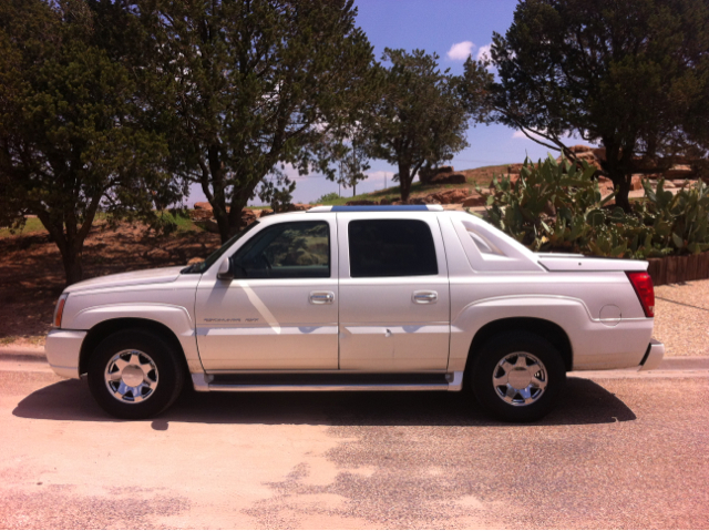 Cadillac Escalade EXT 2004 photo 2