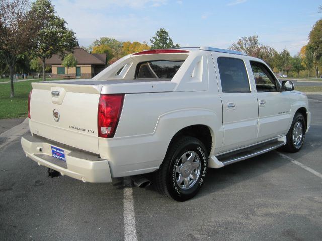 Cadillac Escalade EXT 2004 photo 2