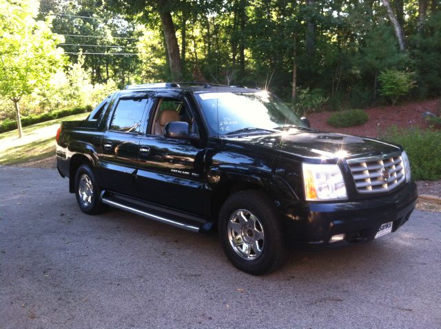 Cadillac Escalade EXT 2004 photo 2