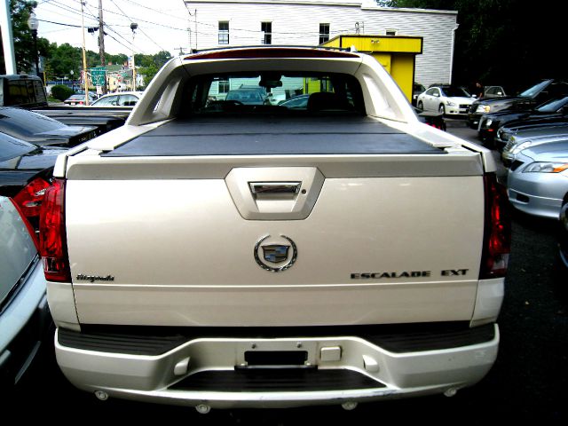 Cadillac Escalade EXT 2004 photo 0