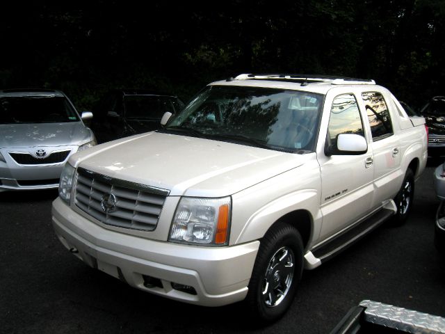 Cadillac Escalade EXT 2004 photo 2