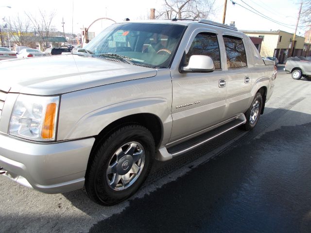 Cadillac Escalade EXT 2004 photo 2