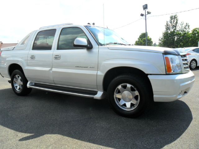 Cadillac Escalade EXT 2004 photo 2