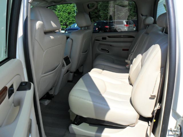 Cadillac Escalade EXT 2004 photo 3
