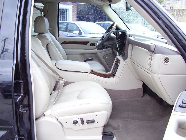 Cadillac Escalade EXT 2004 photo 1