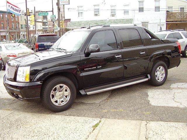 Cadillac Escalade EXT 2004 photo 2