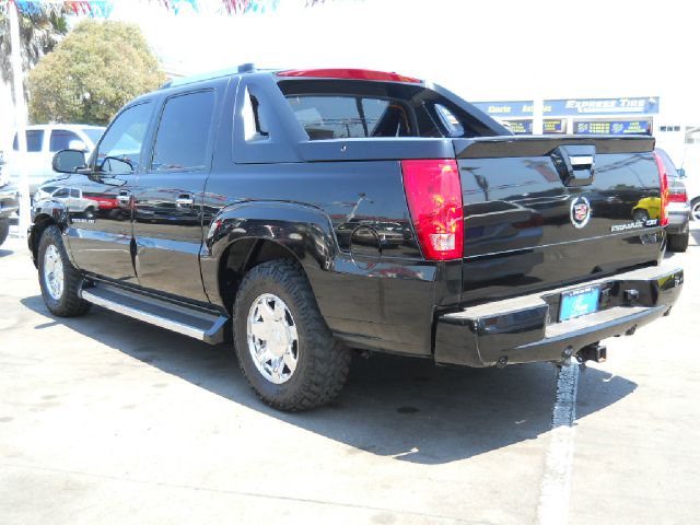 Cadillac Escalade EXT 2005 photo 2