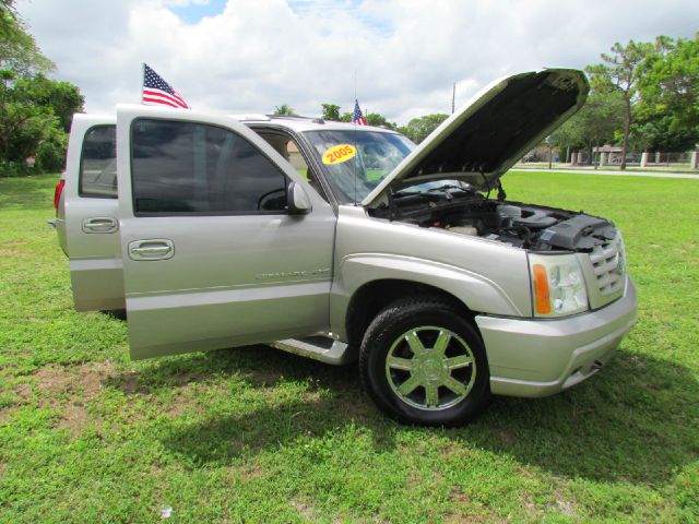 Cadillac Escalade EXT 2005 photo 1