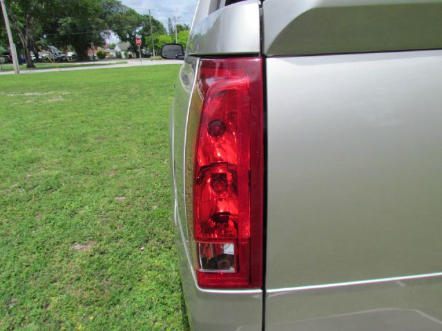 Cadillac Escalade EXT 2005 photo 19