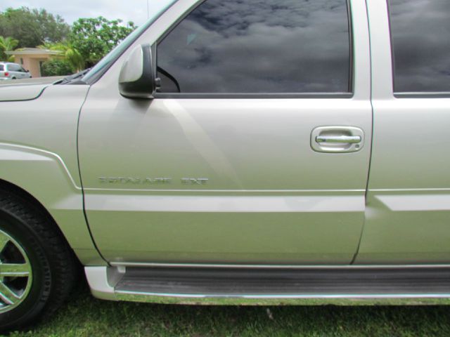 Cadillac Escalade EXT 2005 photo 23