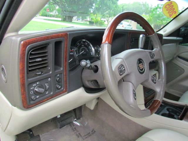 Cadillac Escalade EXT 2005 photo 33