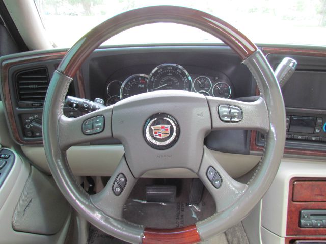 Cadillac Escalade EXT 2005 photo 35