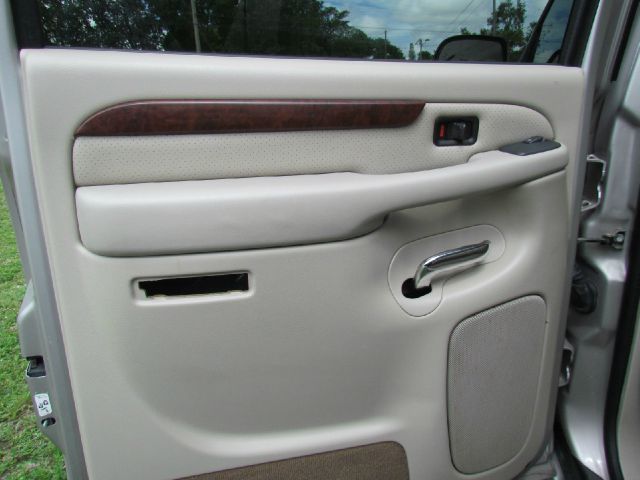 Cadillac Escalade EXT 2005 photo 48