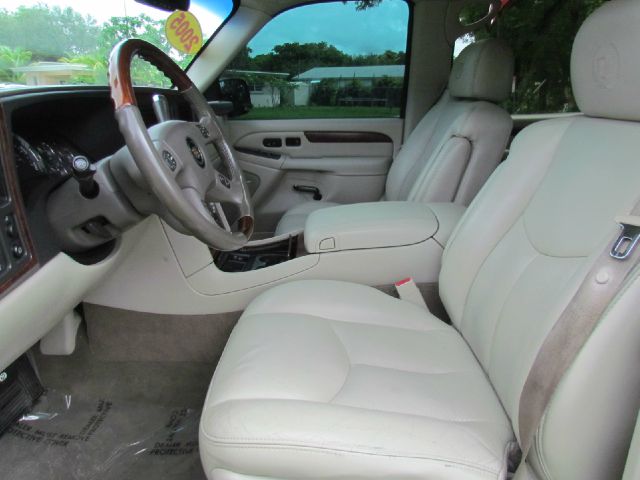 Cadillac Escalade EXT 2005 photo 50