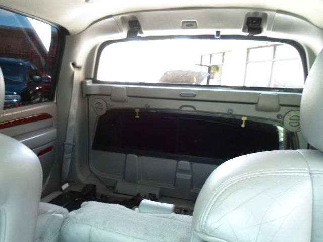 Cadillac Escalade EXT 2005 photo 2