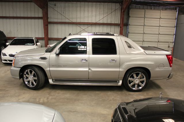 Cadillac Escalade EXT 2006 photo 2