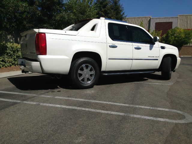 Cadillac Escalade EXT Tech With Rear Entertainment Pickup Truck