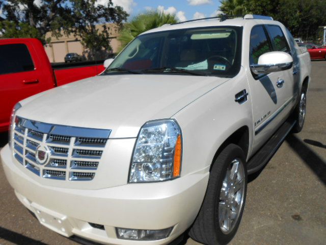 Cadillac Escalade EXT Tech With Rear Entertainment Pickup Truck