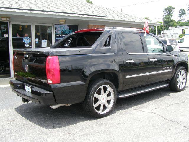Cadillac Escalade EXT 2009 photo 2