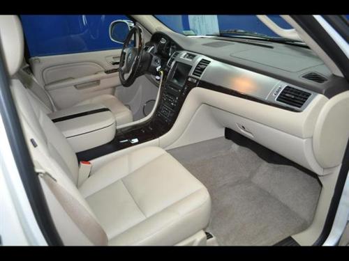 Cadillac Escalade EXT 2010 photo 2