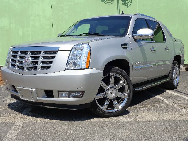 Cadillac Escalade EXT Tech With Rear Entertainment Pickup Truck