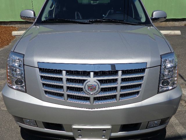 Cadillac Escalade EXT 2010 photo 2