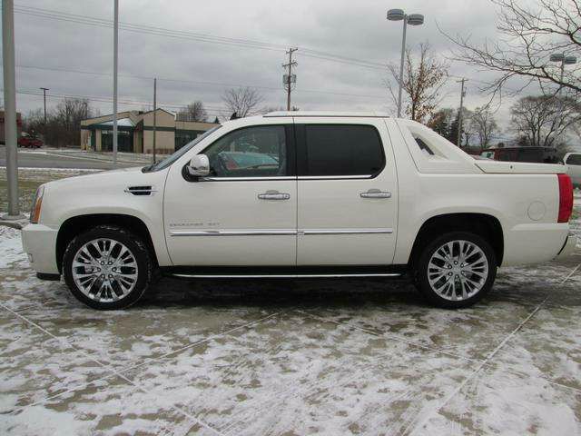 Cadillac Escalade EXT 2010 photo 1