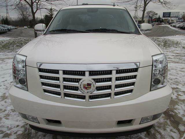 Cadillac Escalade EXT 2010 photo 2