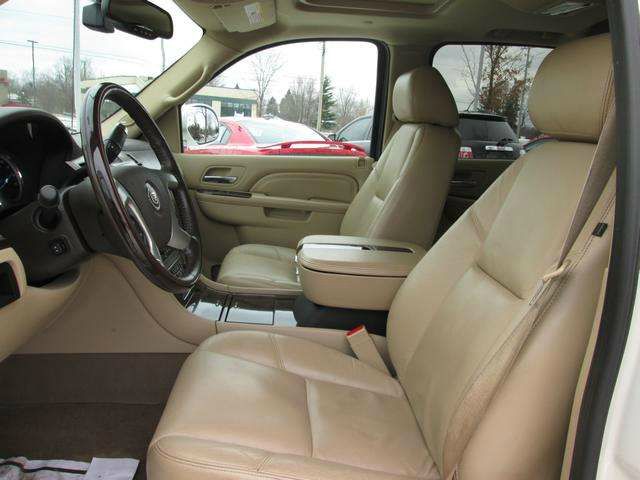 Cadillac Escalade EXT 2010 photo 3