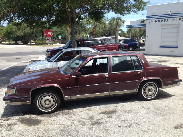 Cadillac Fleetwood 1985 photo 3