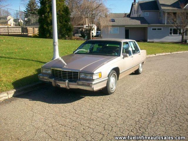 Cadillac Fleetwood 1992 photo 2