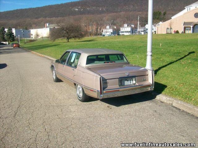 Cadillac Fleetwood 1992 photo 4