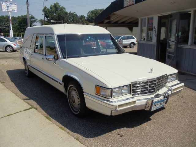 Cadillac Fleetwood 1992 photo 2