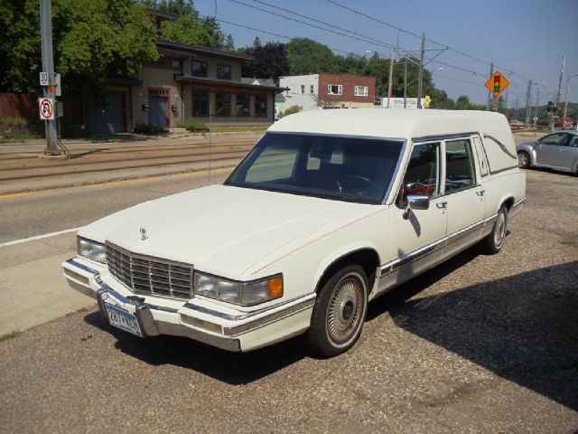 Cadillac Fleetwood 1992 photo 3
