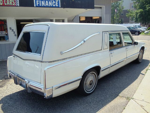 Cadillac Fleetwood 1992 photo 4