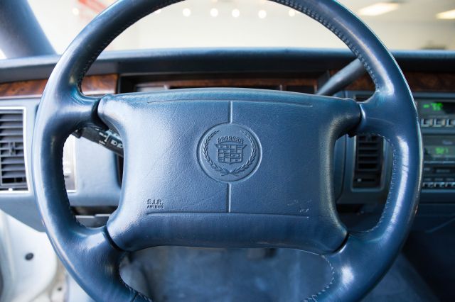 Cadillac Fleetwood 1994 photo 2