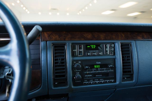 Cadillac Fleetwood 1994 photo 4