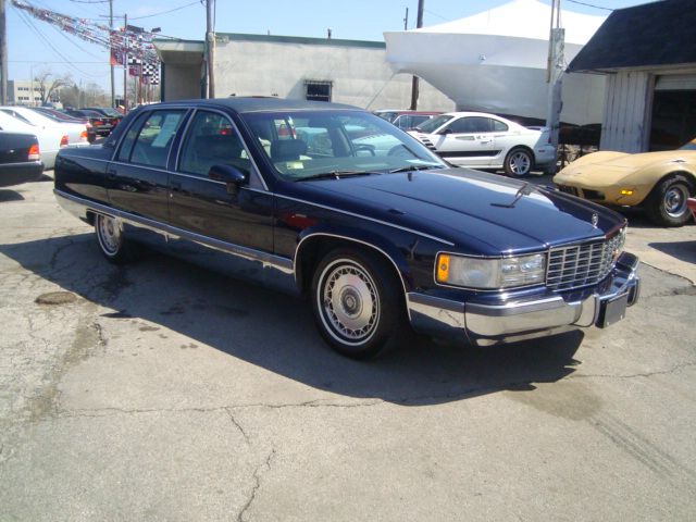 Cadillac Fleetwood 1994 photo 3