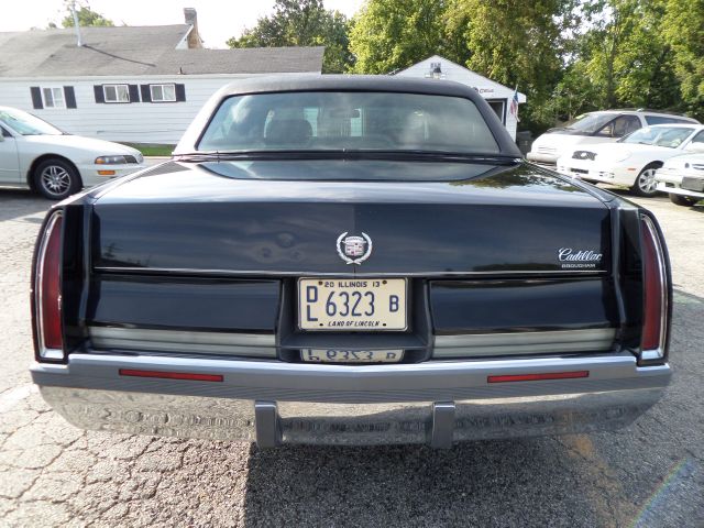 Cadillac Fleetwood 1995 photo 3