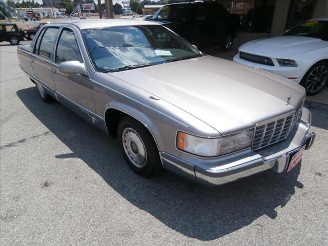 Cadillac Fleetwood 1996 photo 3