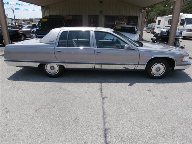 Cadillac Fleetwood 1996 photo 4