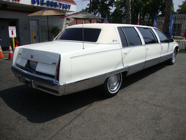 Cadillac Fleetwood 1996 photo 12
