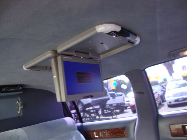 Cadillac Fleetwood 1996 photo 2