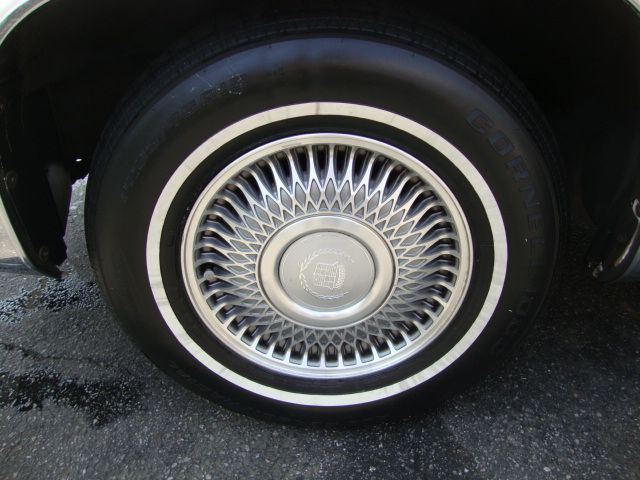 Cadillac Fleetwood 1996 photo 5