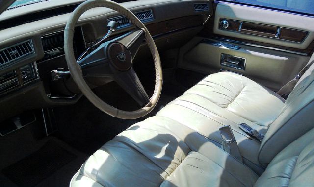 Cadillac fleetwood brougham 1975 photo 3